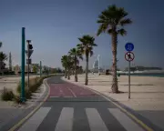 Dubai Faces Existential Crisis as Foreigners Flee Conflict, Emptying Beaches and Hotels