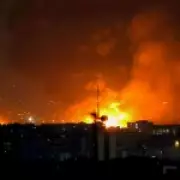 Emirates Halts Dubai Flights Amid Iranian Missile Barrage, Expats Scramble to Flee