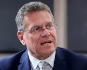 EU Trade Chief Warns UK Deal Before July Summit Is 'Very Ambitious'