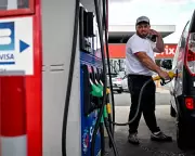 European Drivers Face €220 Annual Fuel Cost Surge Due to Iran Conflict, Analysts Warn