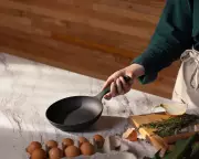 Field Company's No 5 Chef Skillet Redefines Cast Iron Cooking Experience