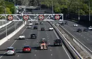 Fuel Crisis Halts Australian Easter Travel Amid Middle East Conflict
