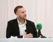 Green Leader's Hypnosis Breast Claim Doubted by BBC Interview Footage