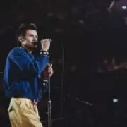 Harry Styles' Phone-Free Concert Sparks Debate Over Mobile Use at Gigs