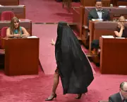 Independents and Greens Demand Labor Change Parliamentary Rules to Counter Overt Racism