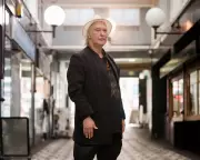 Kinks Guitarist Dave Davies Defends 'Lola' After Moby Calls Song Transphobic