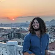 Master's Graduate Faces 500 Job Rejections, Now Relies on Universal Credit