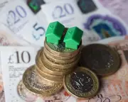 Mortgage Rates Surge by £800 Annually Amid Global Conflict and 'Trumpflation'