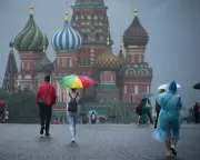 Moscow Internet Blackouts Drive Surge in Walkie-Talkie and Pager Sales