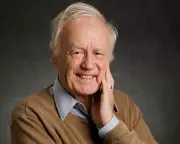 Nobel Laureate Anthony Leggett, Pioneer in Superfluidity, Dies at 86