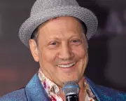 Rob Schneider Advocates for US Military Draft Restoration Amid Iran Tensions