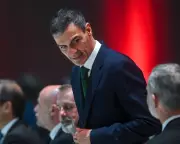 Spain to Respond to Trump's Trade Threats as EU Commissioner Criticizes 'Disruptive' Comments