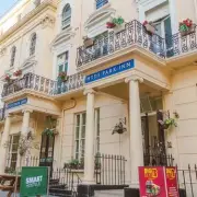 Travel Influencer's £10 Central London Hostel Surprise: Clean, Air-Conditioned Dorm