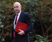 UK Defence Minister Flies to Cyprus to Ease Tensions Over RAF Base Drone Strike