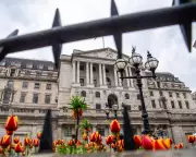 UK Government Borrowing Surges Amid Iran War Bond Market Sell-Off