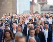 UK Wage Growth Plummets to 3.8%, Hits Five-Year Low Amid Hiring Slowdown