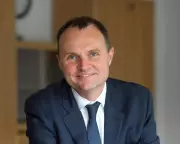 University Funding Crisis: Vice-Chancellor Calls for Student Loan Review