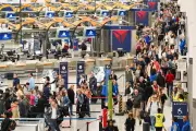 US Airport Chaos: Travelers Face Hours-Long Lines Amid TSA Staffing Crisis