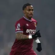 West Ham's Crysencio Summerville Faces Calf Injury Scare Ahead of Man City Clash