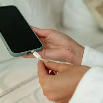 Flight Attendant Shares Genius Way to Charge Phone Without Adapter on Holiday