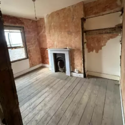 London Woman Finds 'Easy' Way to Buy Home with Instant Contract