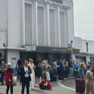 Major Disruption at London Waterloo: All Services Suspended to Clapham Junction