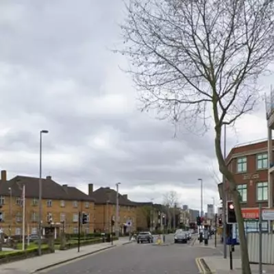 Man in 30s Stabbed in Leytonstone Street Fight; Attacker Still at Large