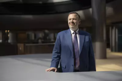 Saba Capital Triumphs in Edinburgh Trust Vote, Escalates Board Criticism