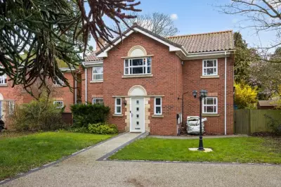 Suburban Home with Private Island Listed for £665k in Leicestershire