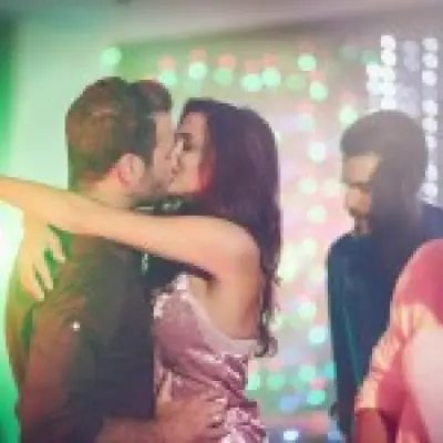 University Student's Drunken Kissing Mistake Ends Relationship