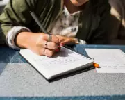 AI in Writing: Embracing Technology While Preserving Human Value