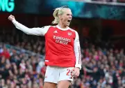 Arsenal Women Star Blackstenius Signs New Contract with Gunners