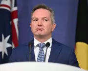 Australian Minister Warns Fuel Prices Won't Fall Immediately Despite Iran Ceasefire