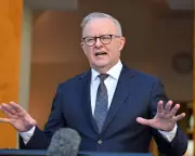 Australian PM Albanese Criticizes Trump's Iran War Rhetoric Amid Ceasefire