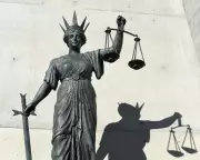 Australian Tribunal Reinstates Visa of UK Man Jailed for Child Abuse