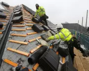 Barratt Redrow Cuts Land Purchases, Pressuring Labour's 1.5M Home Pledge