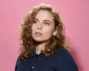 Bronwyn Kuss' Dry Comedy Explores Childlessness in Late 30s at Melbourne Festival