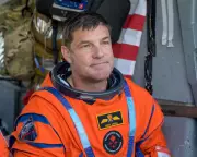 Canadian Astronaut's French Greeting from Space Heals Linguistic Rift After Air Canada Scandal