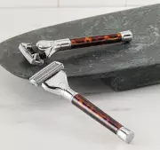 Cremo's £20 Tortoiseshell Razor Delivers Barber-Quality Shaves at Home