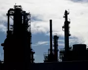 Ex-Oil Leaders Warn Albanese Fast-Tracking Fossil Fuels Will Cost Australians More