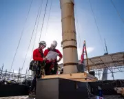 Experts Lift 15-Tonne Foremast from HMS Victory in Major Restoration