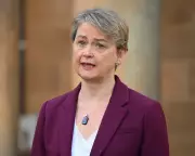 Foreign Secretary Declines to Confirm Russian Warship Escort in English Channel