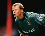 Former Arsenal Goalkeeper Alex Manninger Dies in Traffic Accident at 48