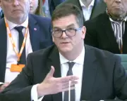 Former Official Reveals Pressure to Clear Mandelson Without Full Vetting