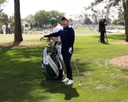 Golf Drama Unfolds: Lowry's Double Bogey, Fleetwood's Birdie Surge