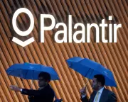 Greens Senator Calls for Ban on Palantir Contracts Amid Data Concerns
