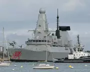 HMS Dragon Docks for Maintenance After Water System Issue, Remains Operational