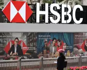 HSBC Reviews Private School Fee Perk for Hong Kong Bankers