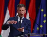 Hungary's New PM Seeks Polish Aid to Mend EU Ties After Orbán Era
