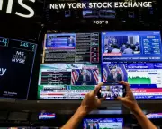 Iran's Hormuz Blockade Accelerates Global Shift Away from US Dollar Dominance